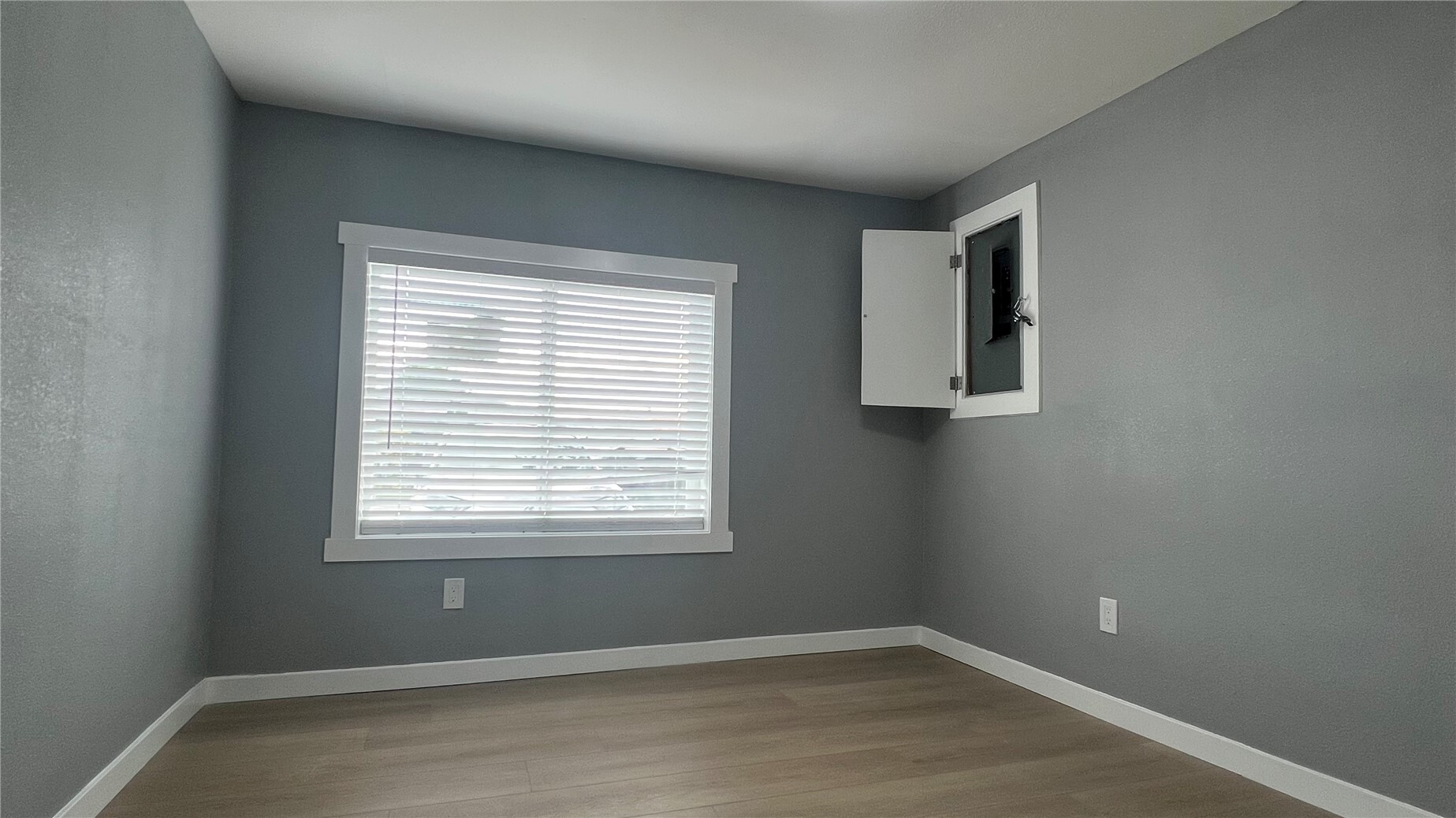 7643 S Ainsworth Avenue Property Photo 18