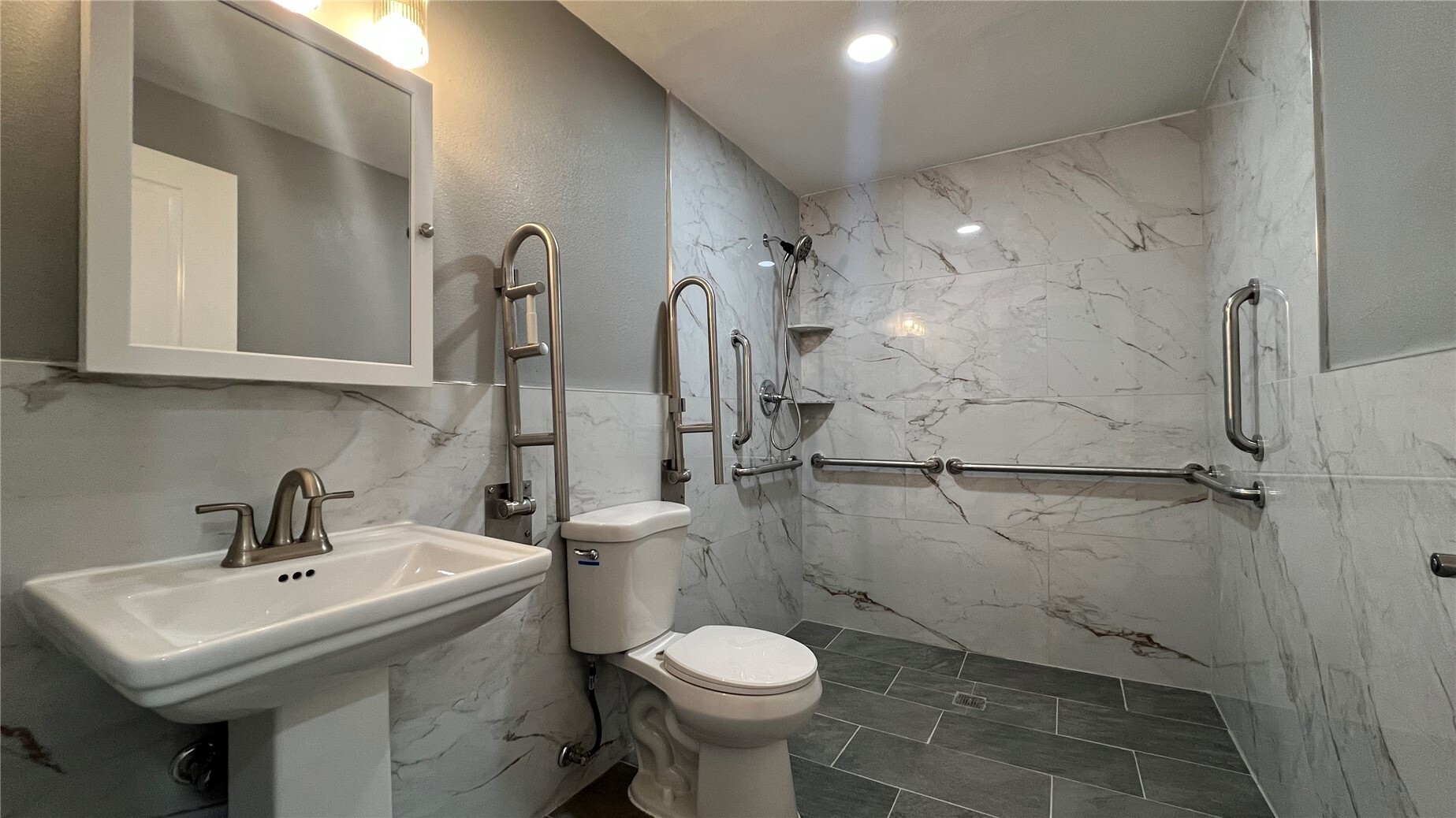 7643 S Ainsworth Avenue Property Photo 19