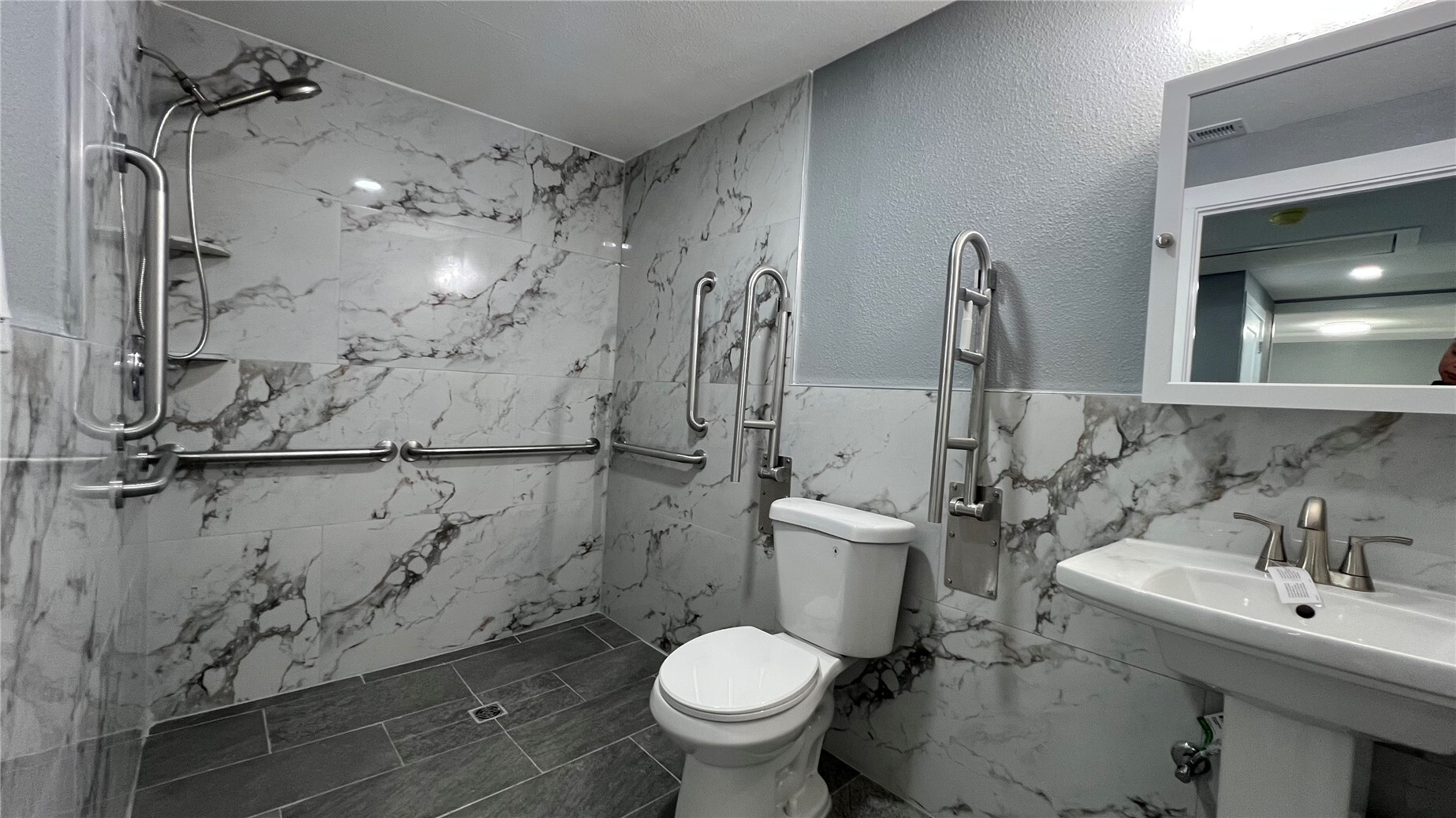 7643 S Ainsworth Avenue Property Photo 20