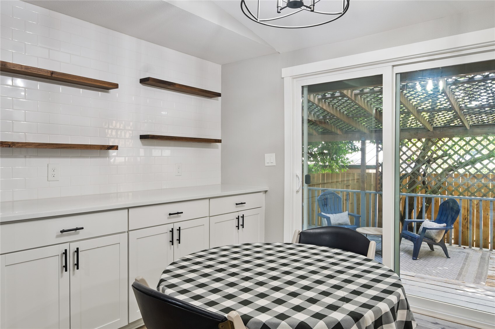 40 E Herron Place Property Photo 16