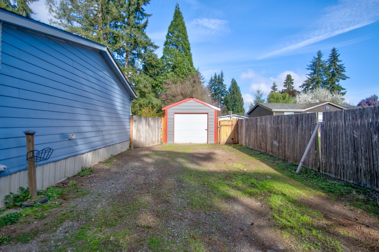 2548 114th Avenue Property Photo 5