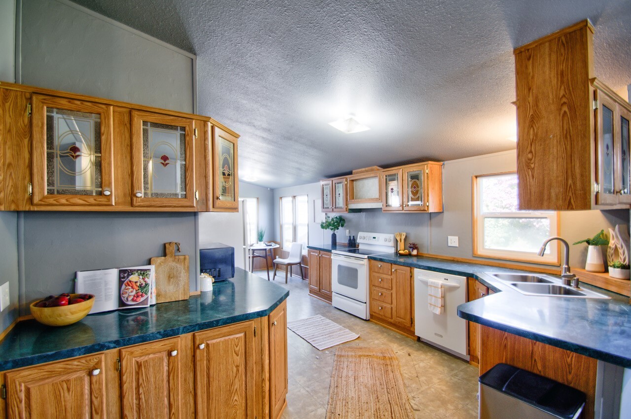 2548 114th Avenue Property Photo 11
