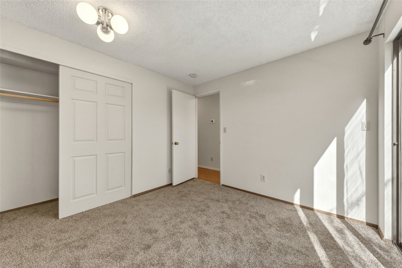 601 Village Way 13 Property Photo 11