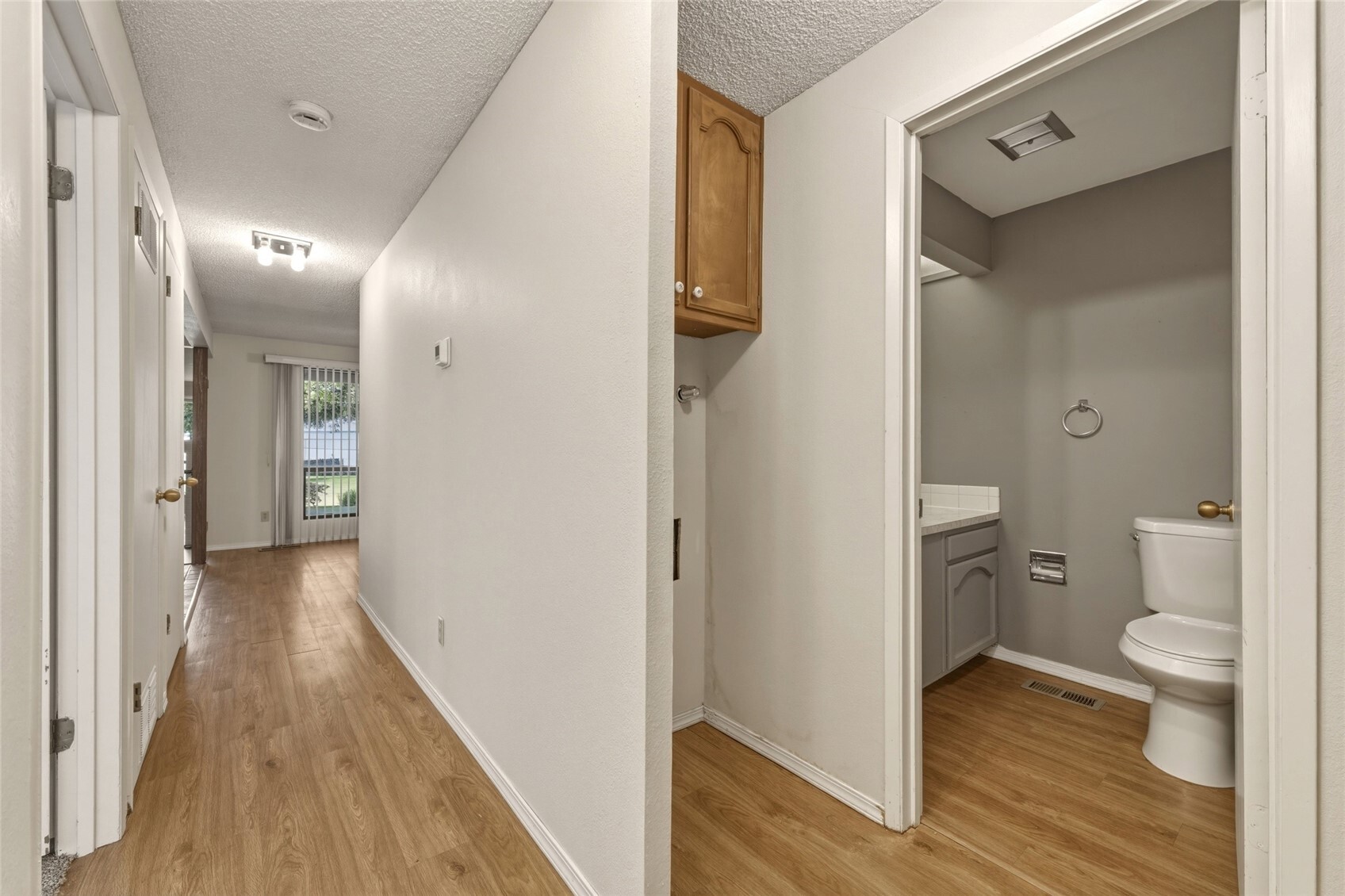 601 Village Way 13 Property Photo 12