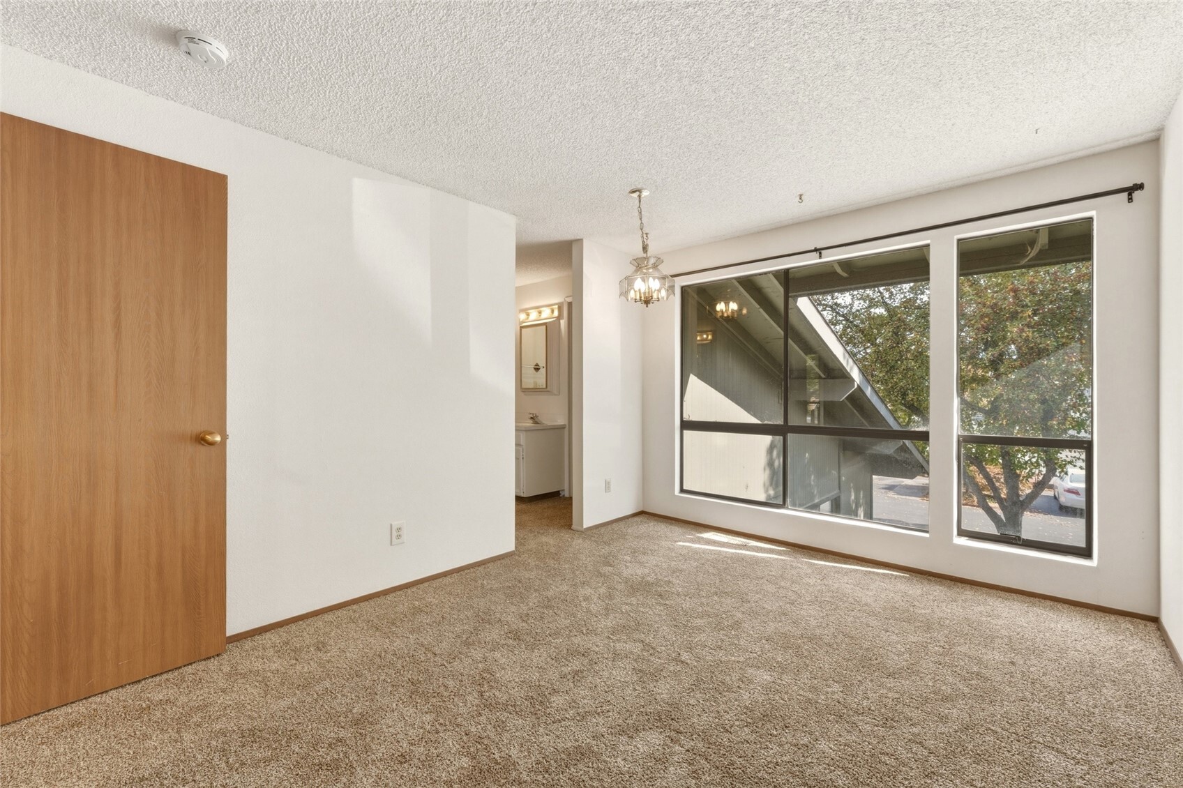 601 Village Way 13 Property Photo 18
