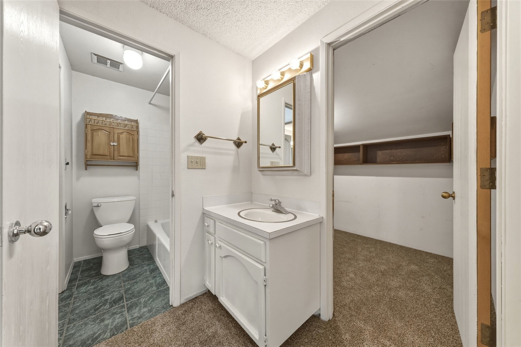 601 Village Way 13 Property Photo 19