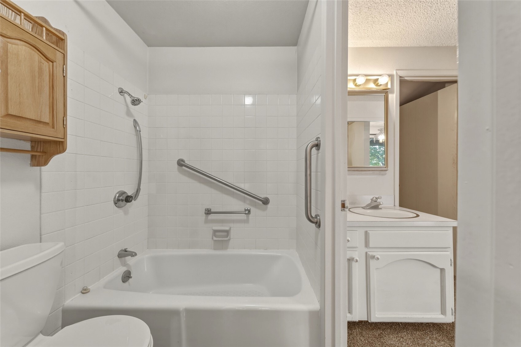 601 Village Way 13 Property Photo 24