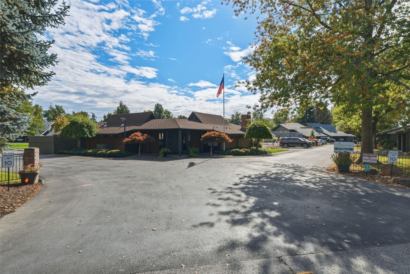601 Village Way 13 Property Photo 27
