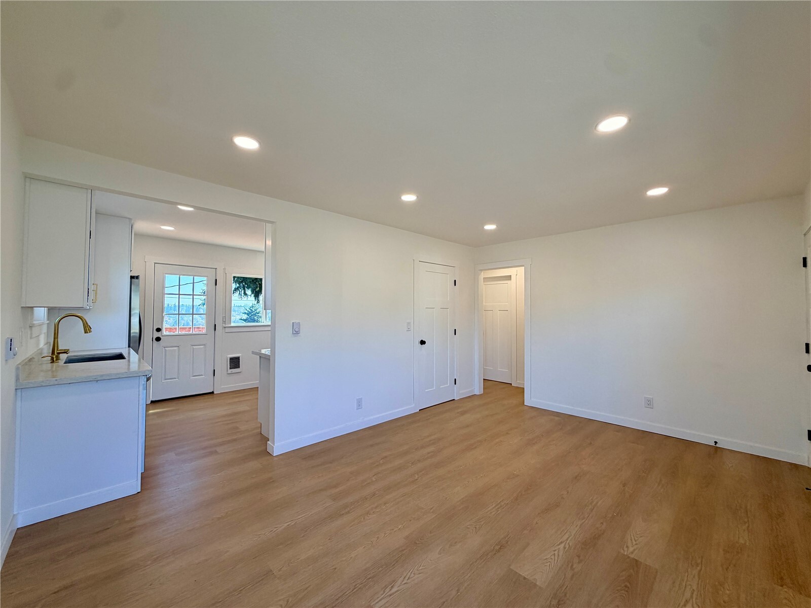 3609 E L Street Property Photo 8