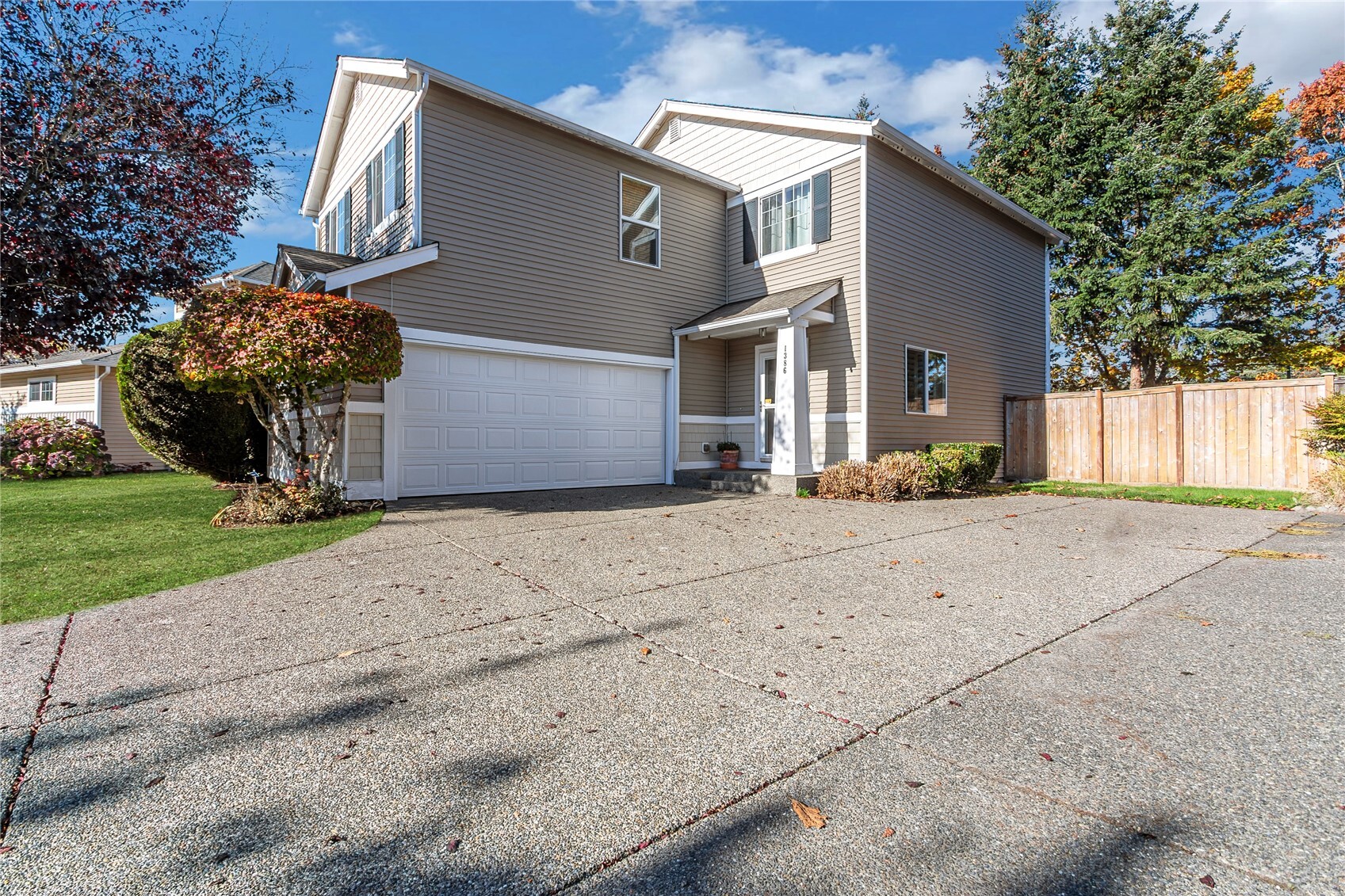 1386 Hudson St Property Photo 1