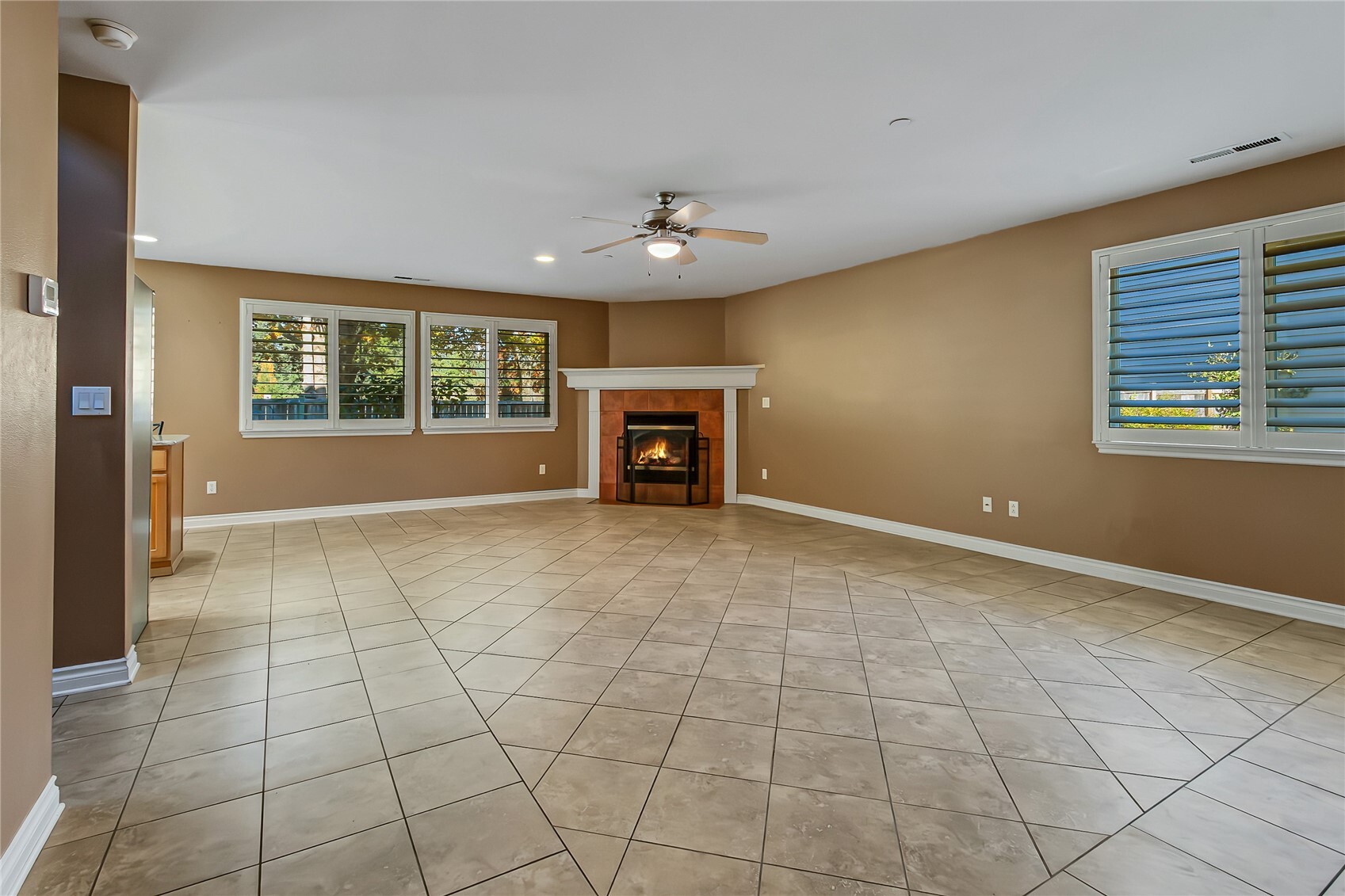 1386 Hudson St Property Photo 3
