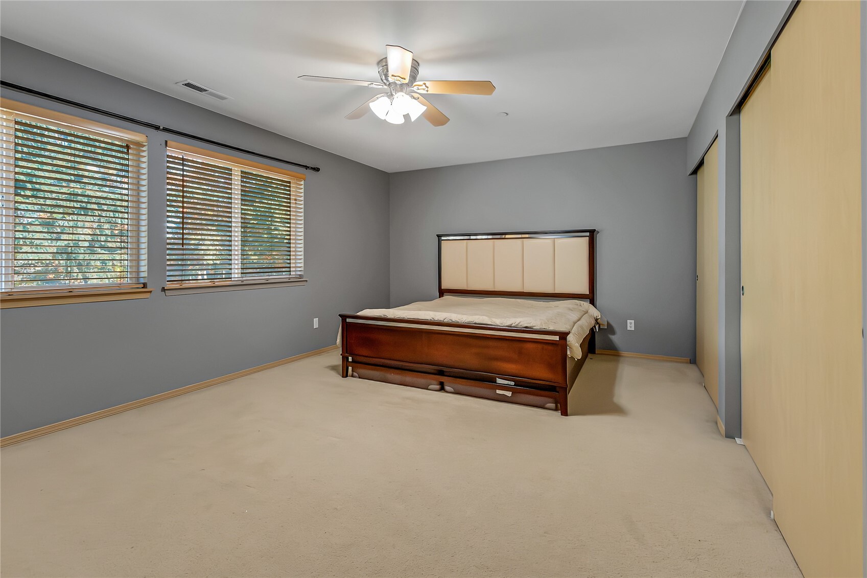 1386 Hudson St Property Photo 13