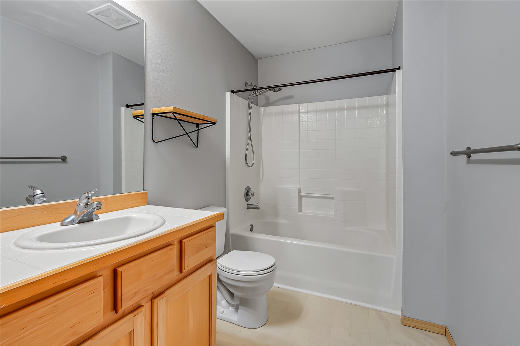 1386 Hudson St Property Photo 20
