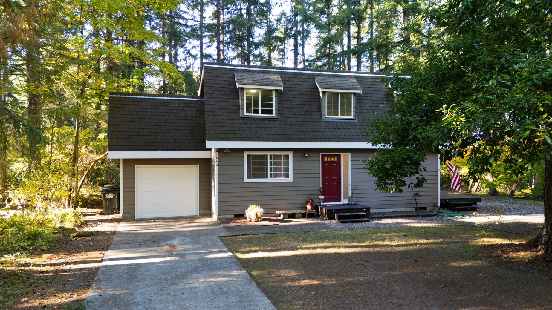 21842 Crest Lane Property Photo 1