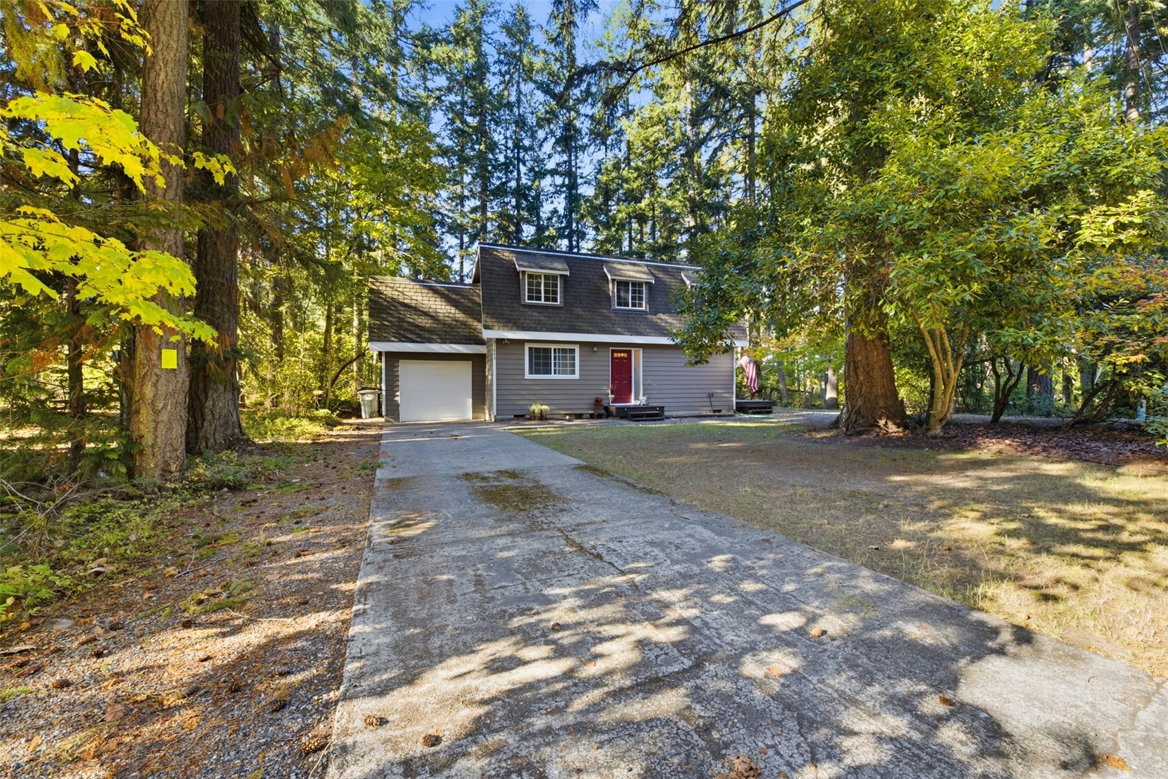 21842 Crest Lane Property Photo 2
