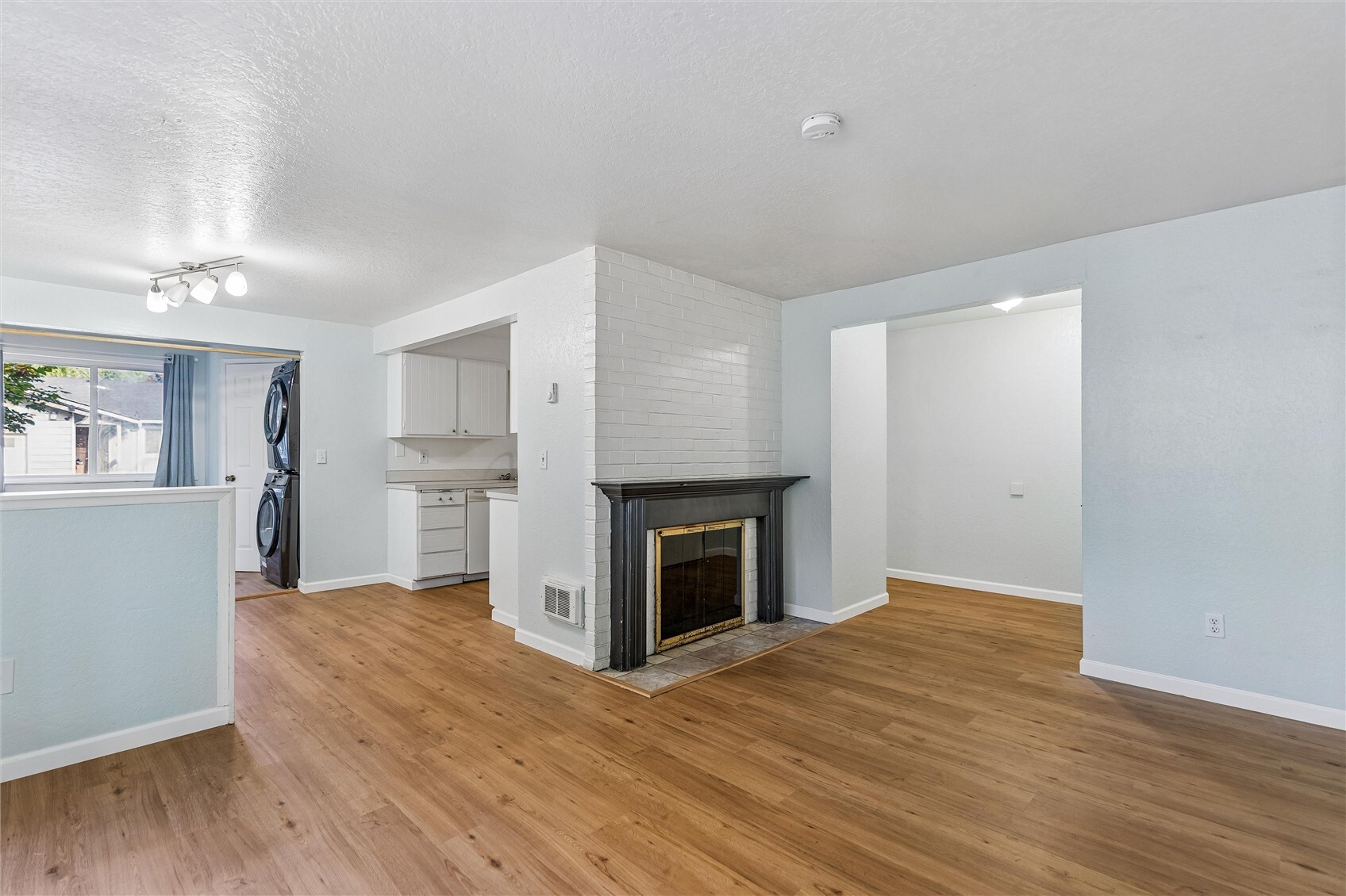 526 124th Street B Property Photo 2