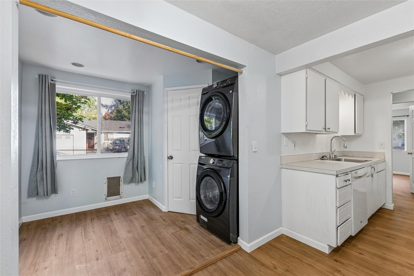526 124th Street B Property Photo 7