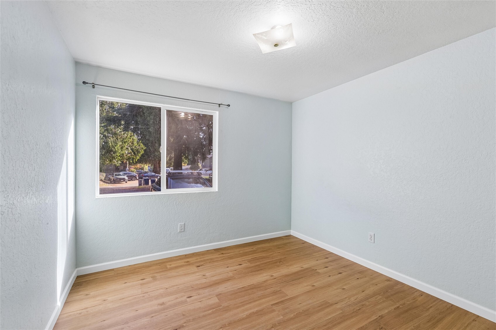 526 124th Street B Property Photo 8