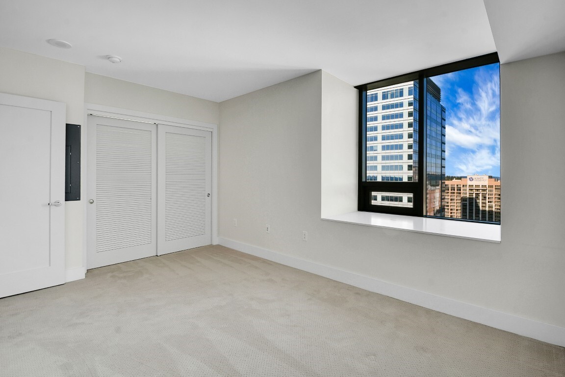 650 Bellevue Way 2608 Property Photo 10