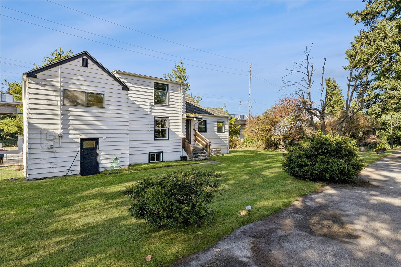 12718 5th Avenue Property Photo 5