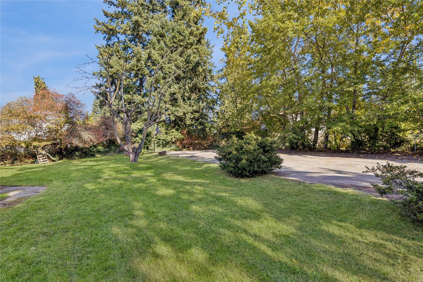 12718 5th Avenue Property Photo 6