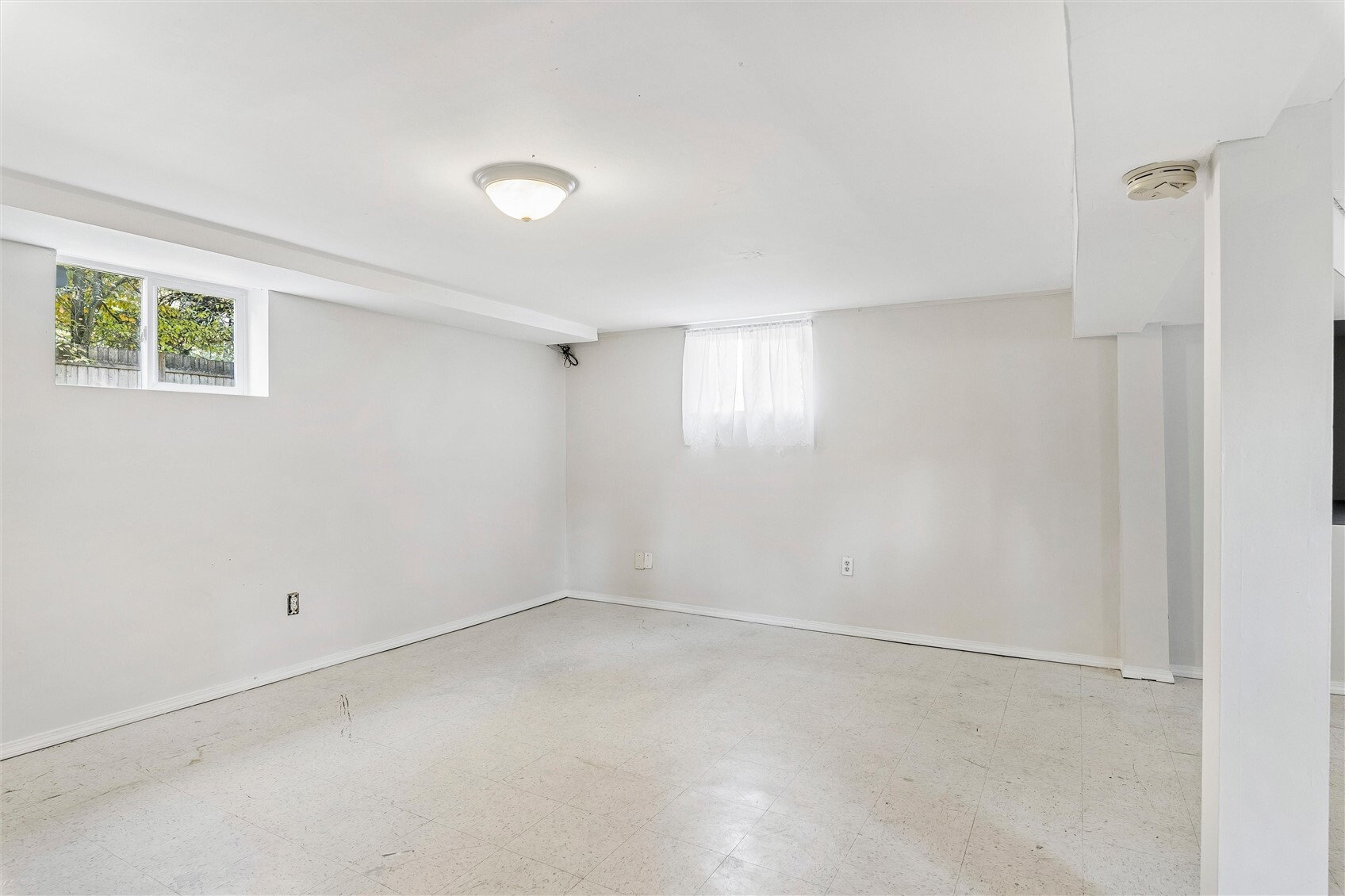 12718 5th Avenue Property Photo 8