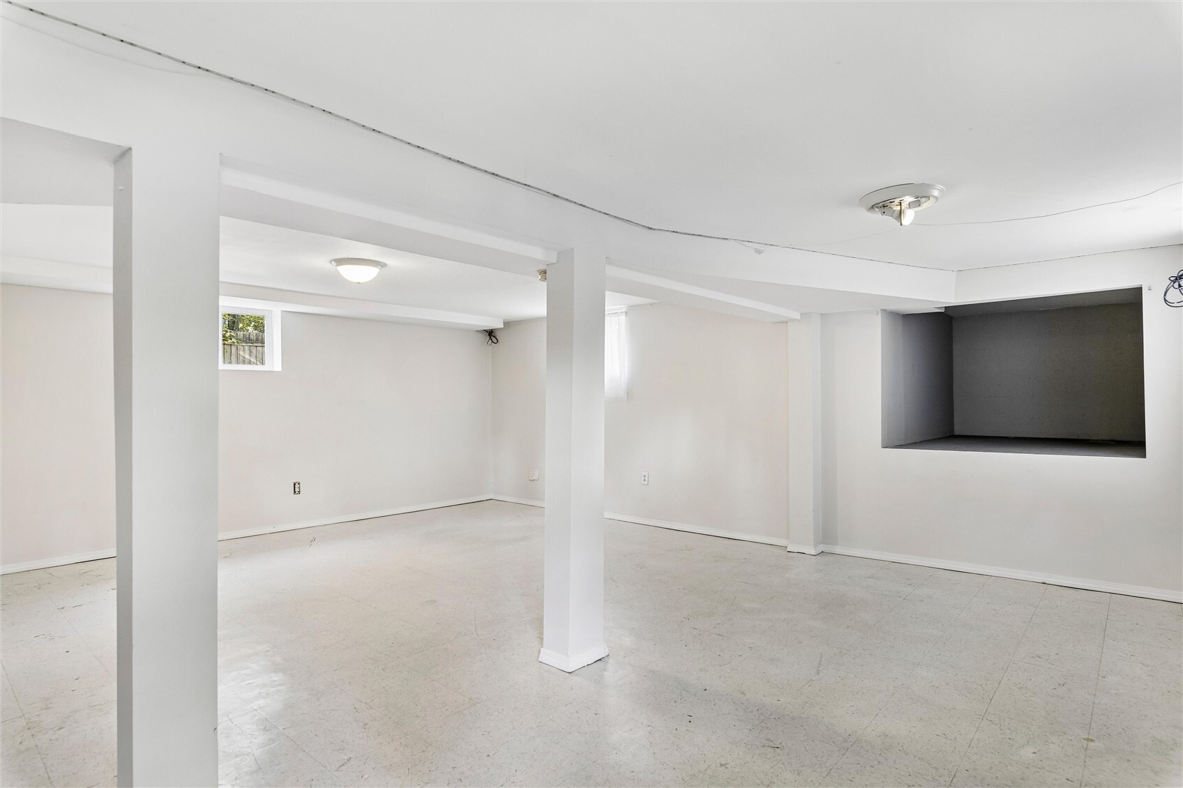 12718 5th Avenue Property Photo 9