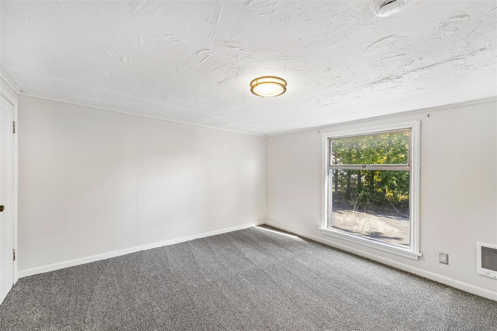 12718 5th Avenue Property Photo 13