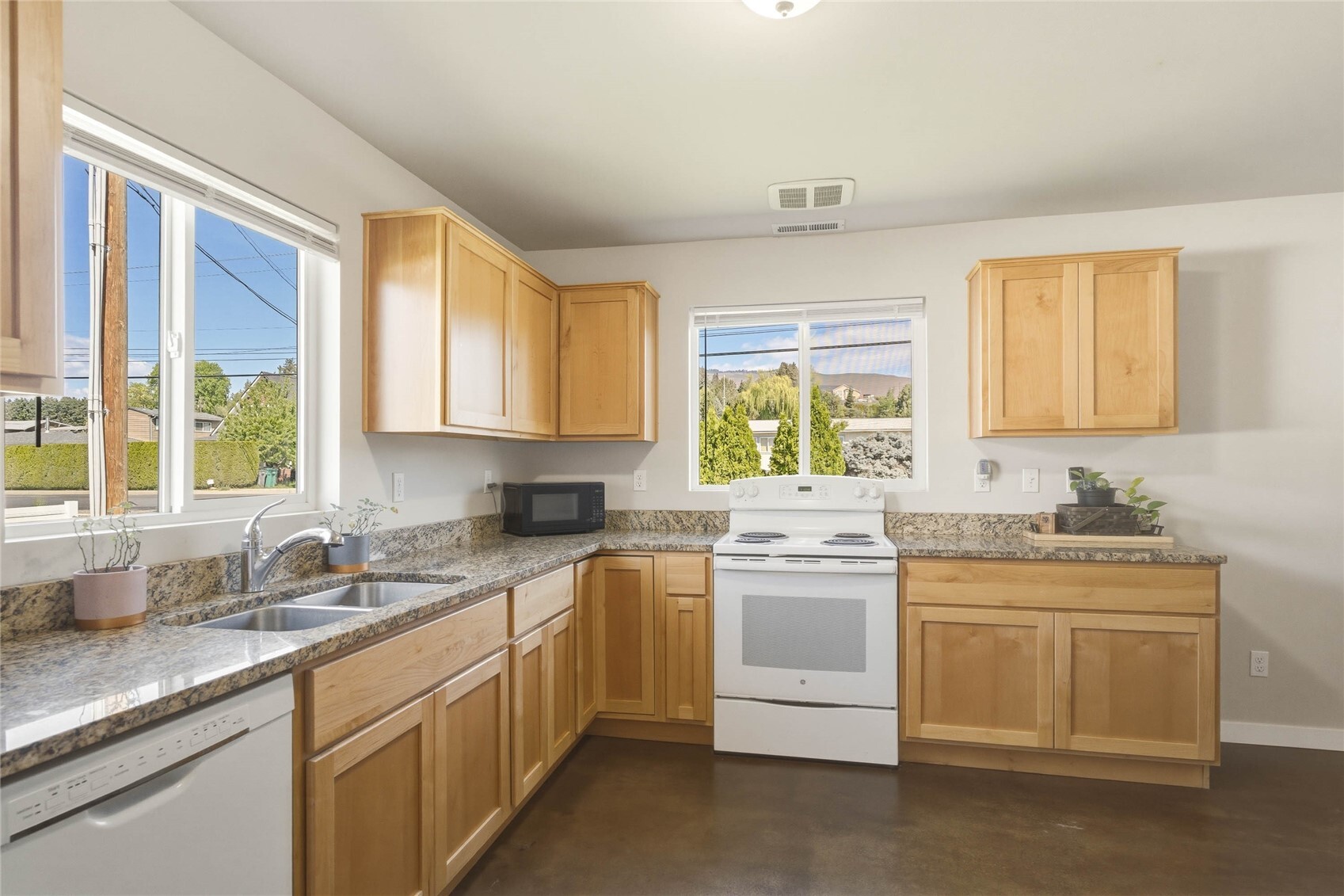 25 Sun Valley Drive Property Photo 3