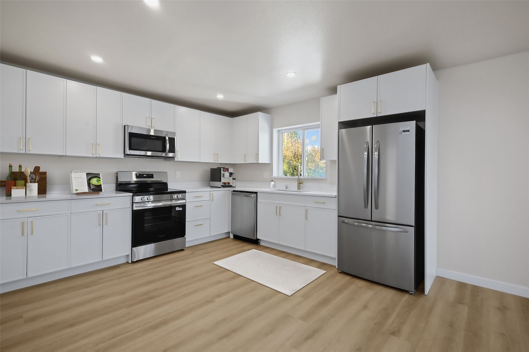 13307 35th Avenue Property Photo 7