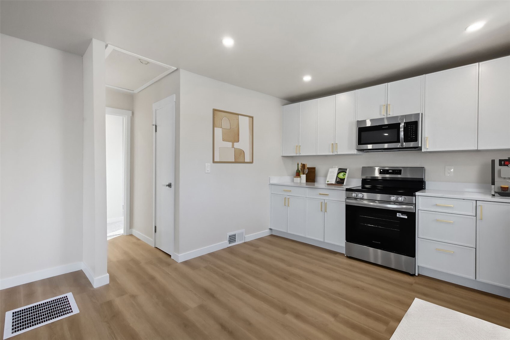 13307 35th Avenue Property Photo 8