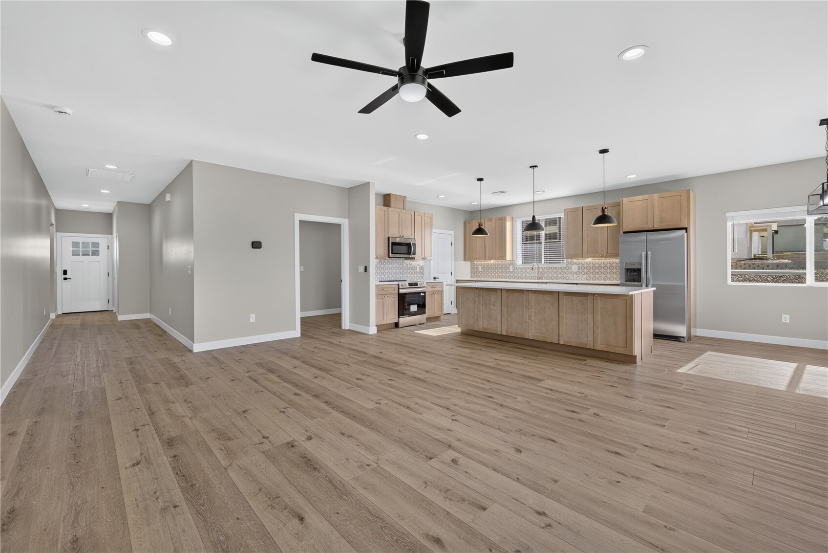 305 Hogan Street Property Photo 4