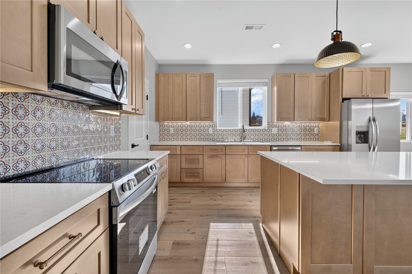 305 Hogan Street Property Photo 12