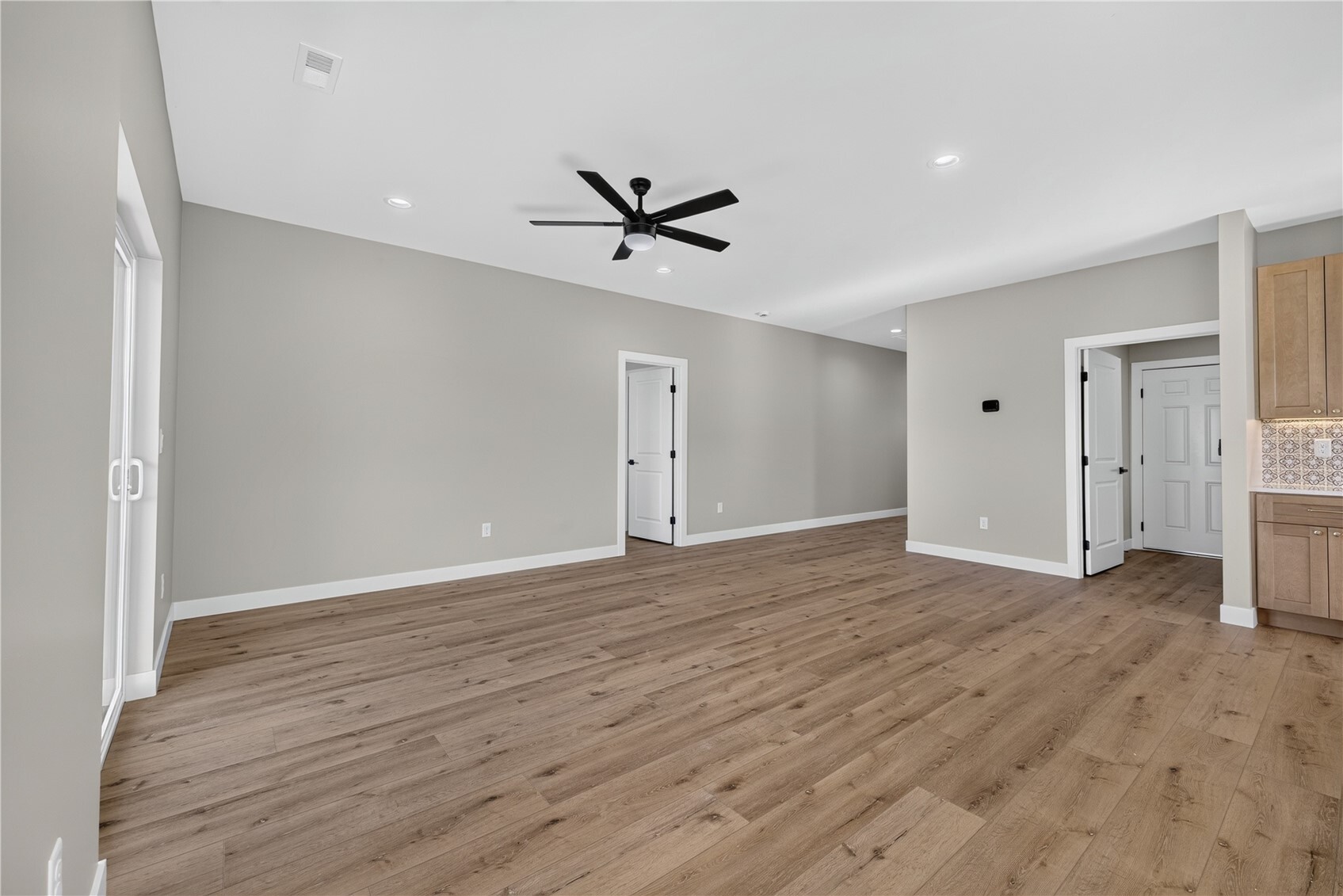 305 Hogan Street Property Photo 15