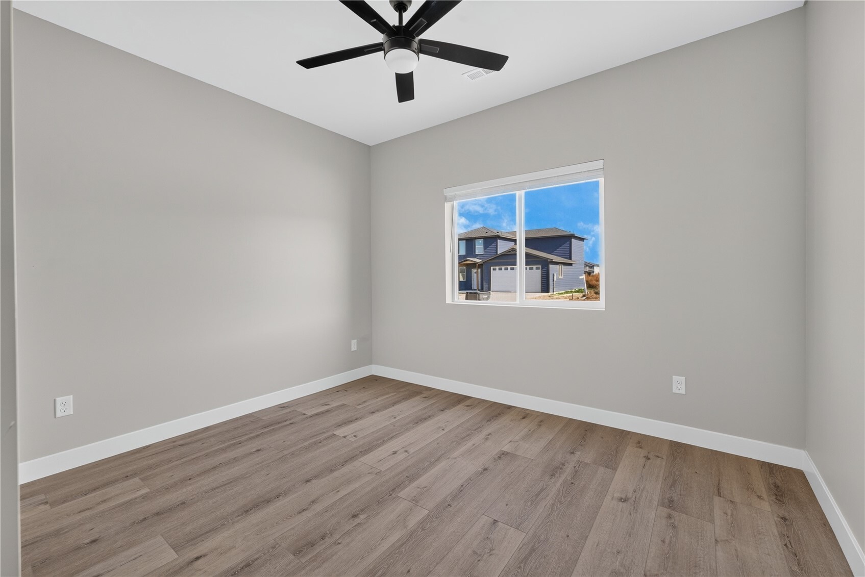 305 Hogan Street Property Photo 28