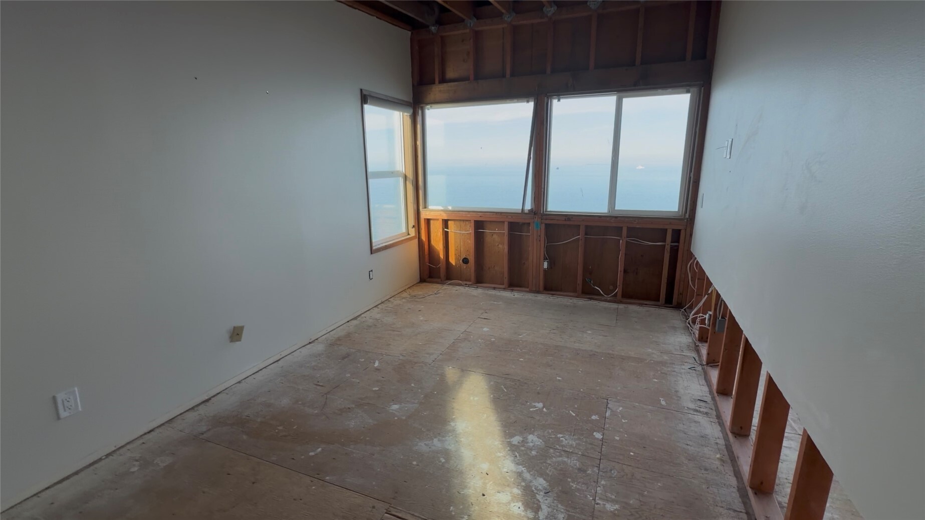 2511 West Beach Road Property Photo 8