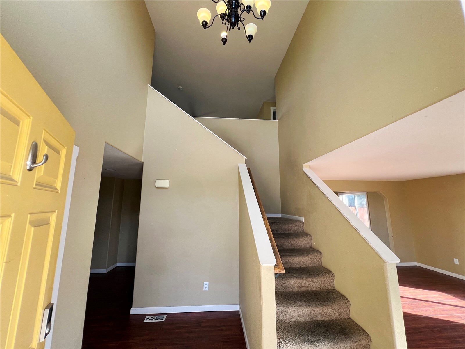 5721 Salem Drive Property Photo 2