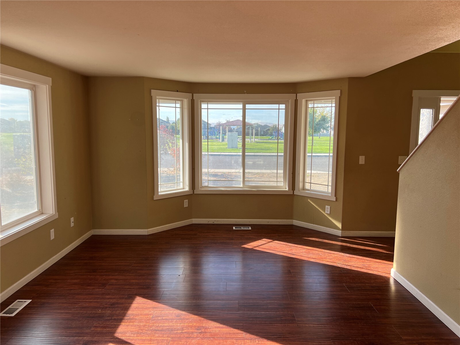 5721 Salem Drive Property Photo 3