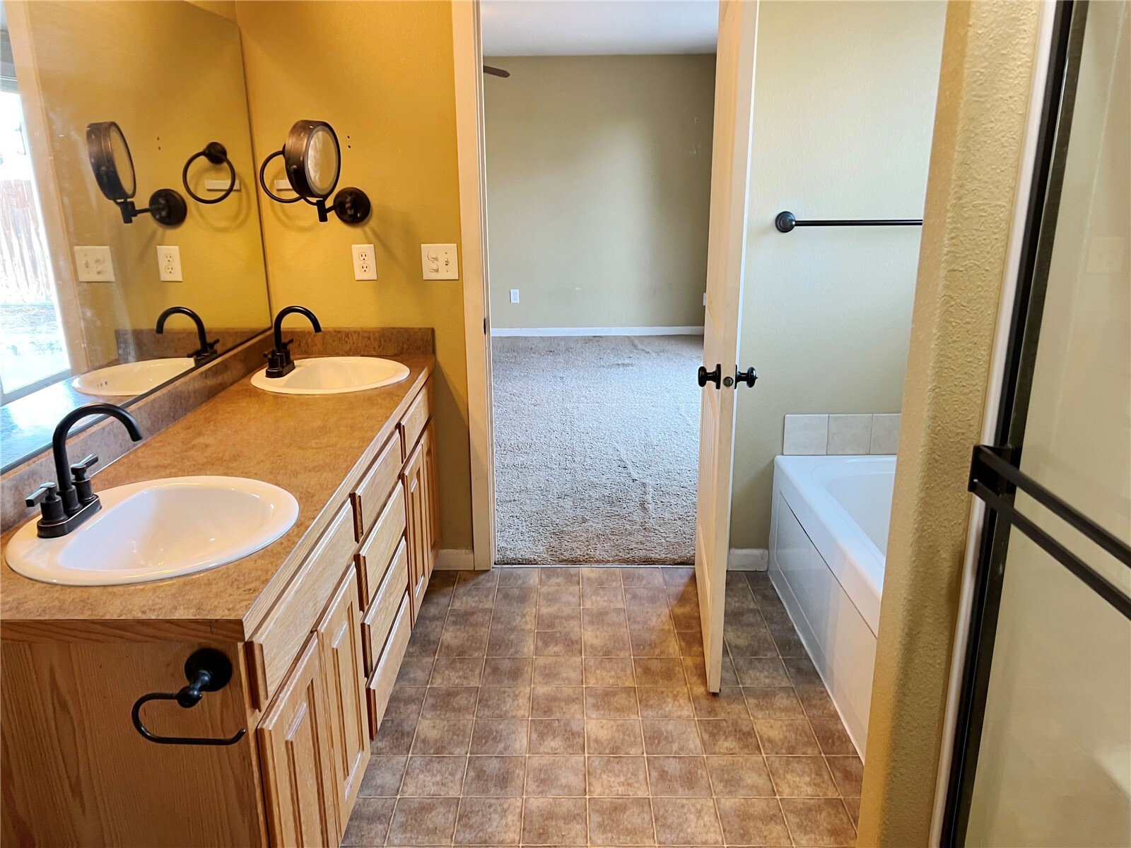 5721 Salem Drive Property Photo 8