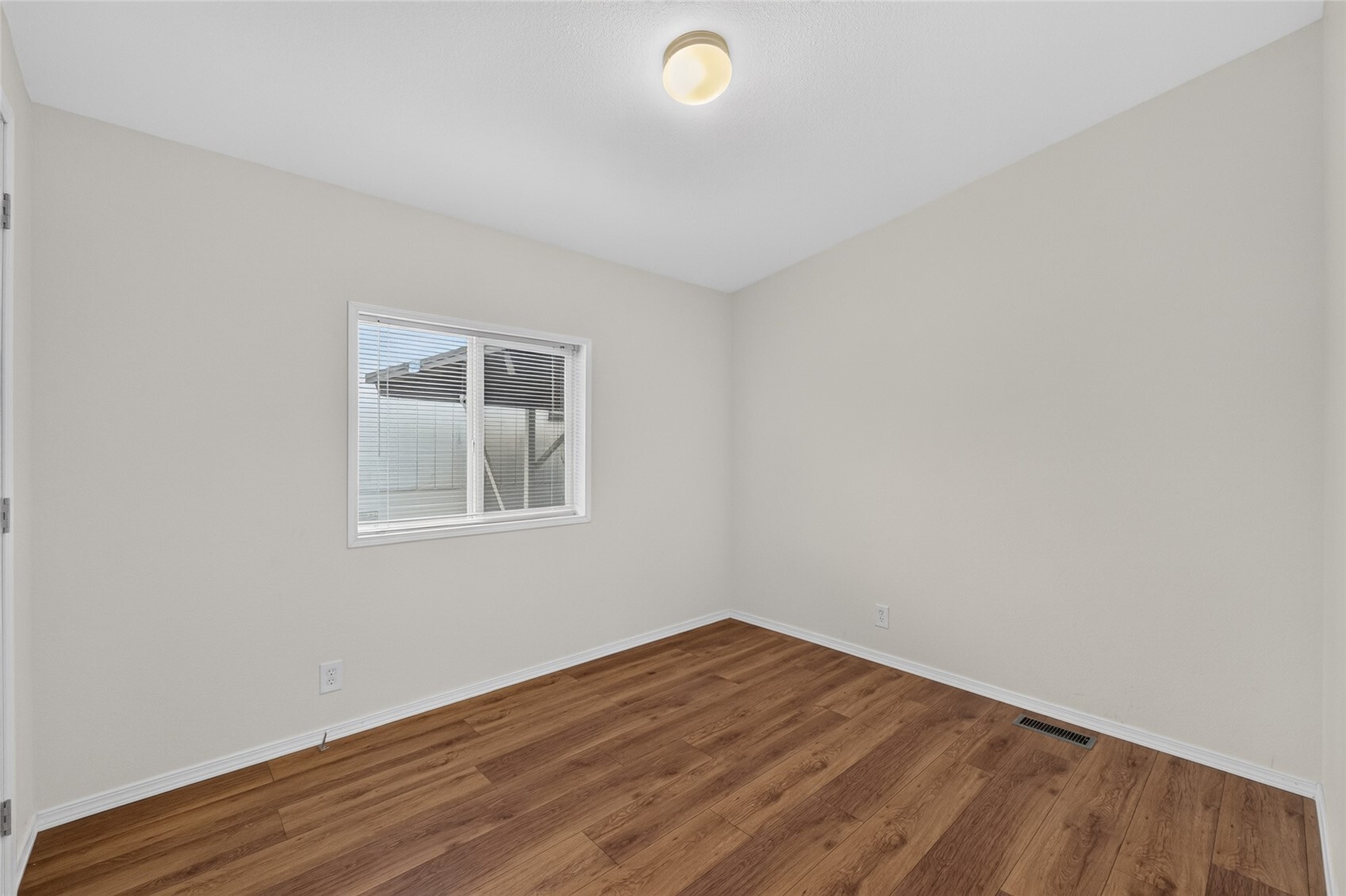 3433 S 182nd Street Property Photo 9