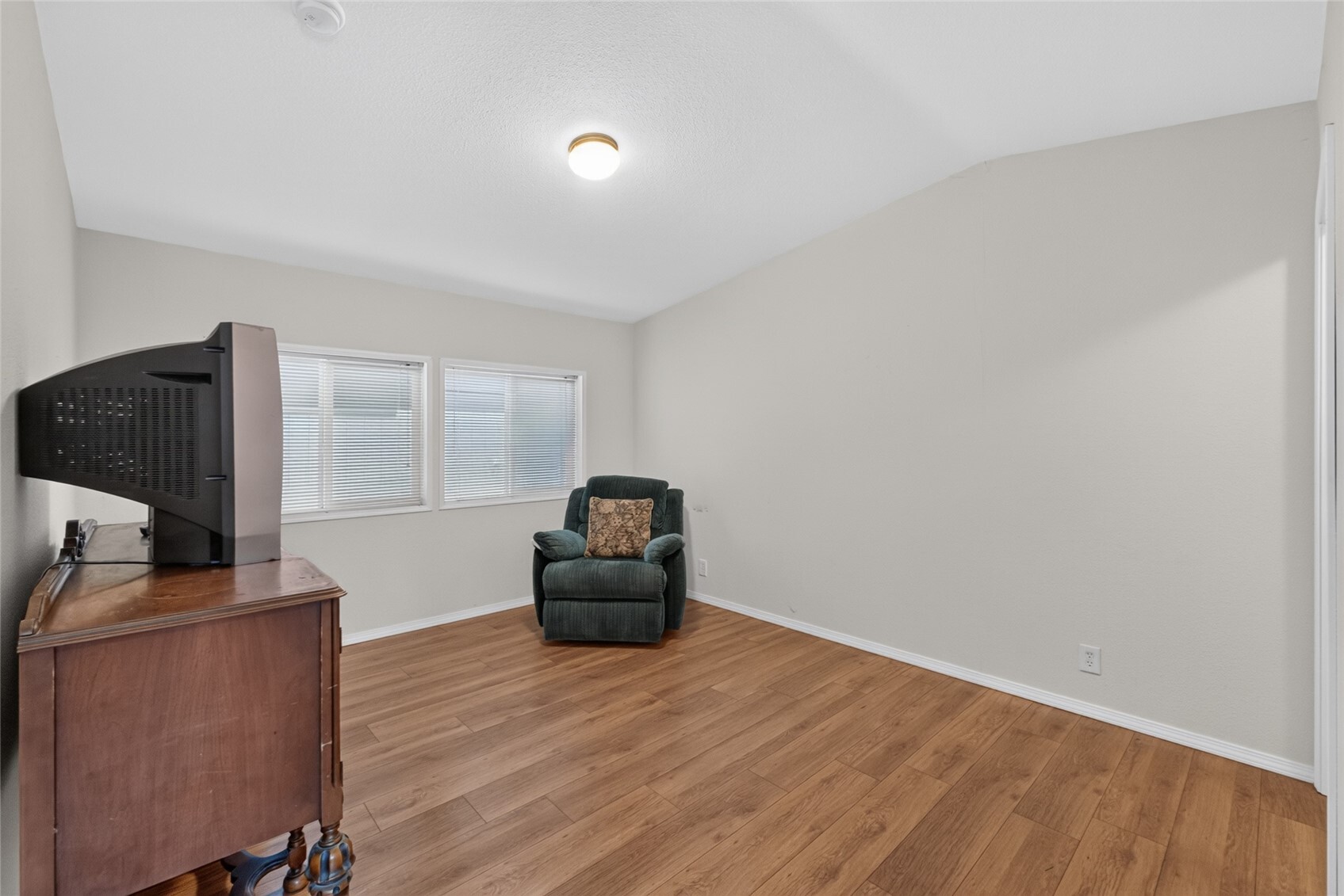 3433 S 182nd Street Property Photo 12