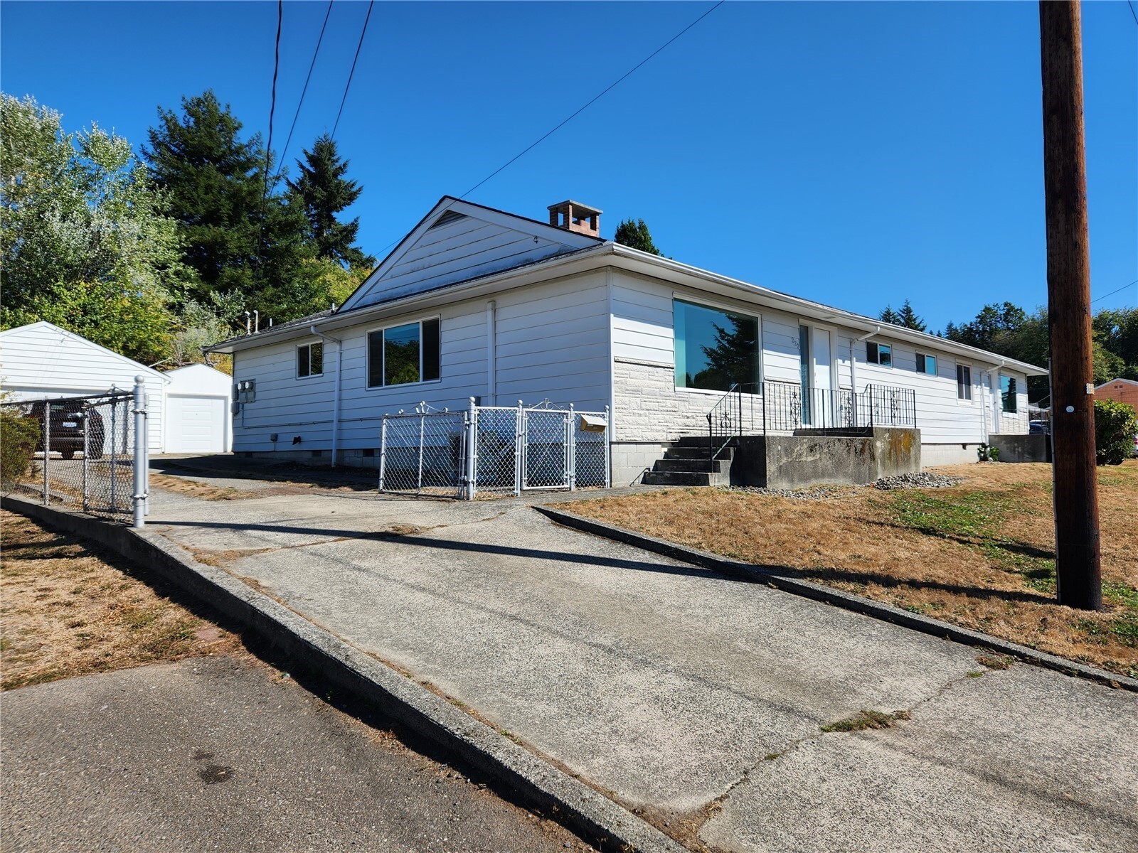 222 Lebo Boulevard Property Photo 2