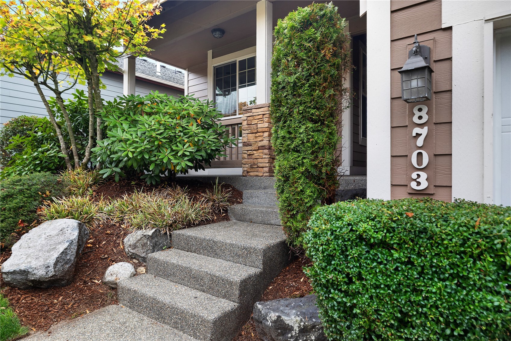 8703 28th Way Property Photo 3
