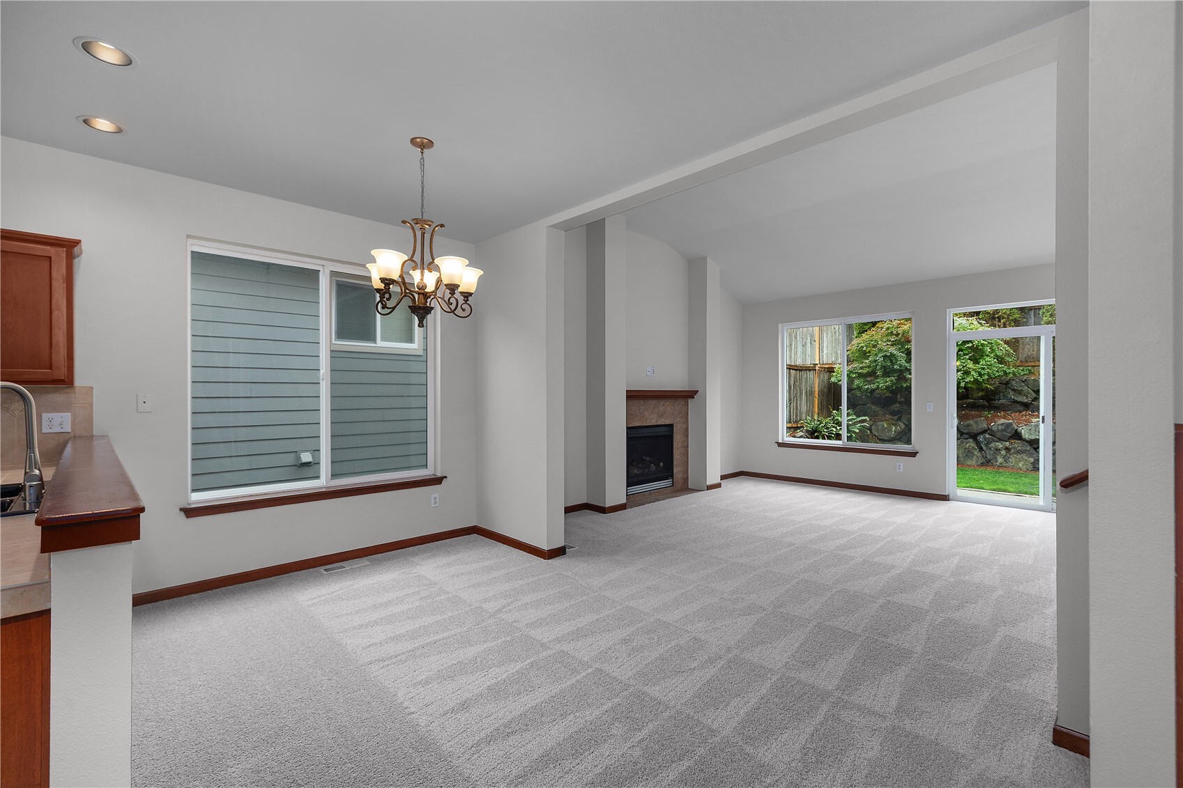 8703 28th Way Property Photo 5