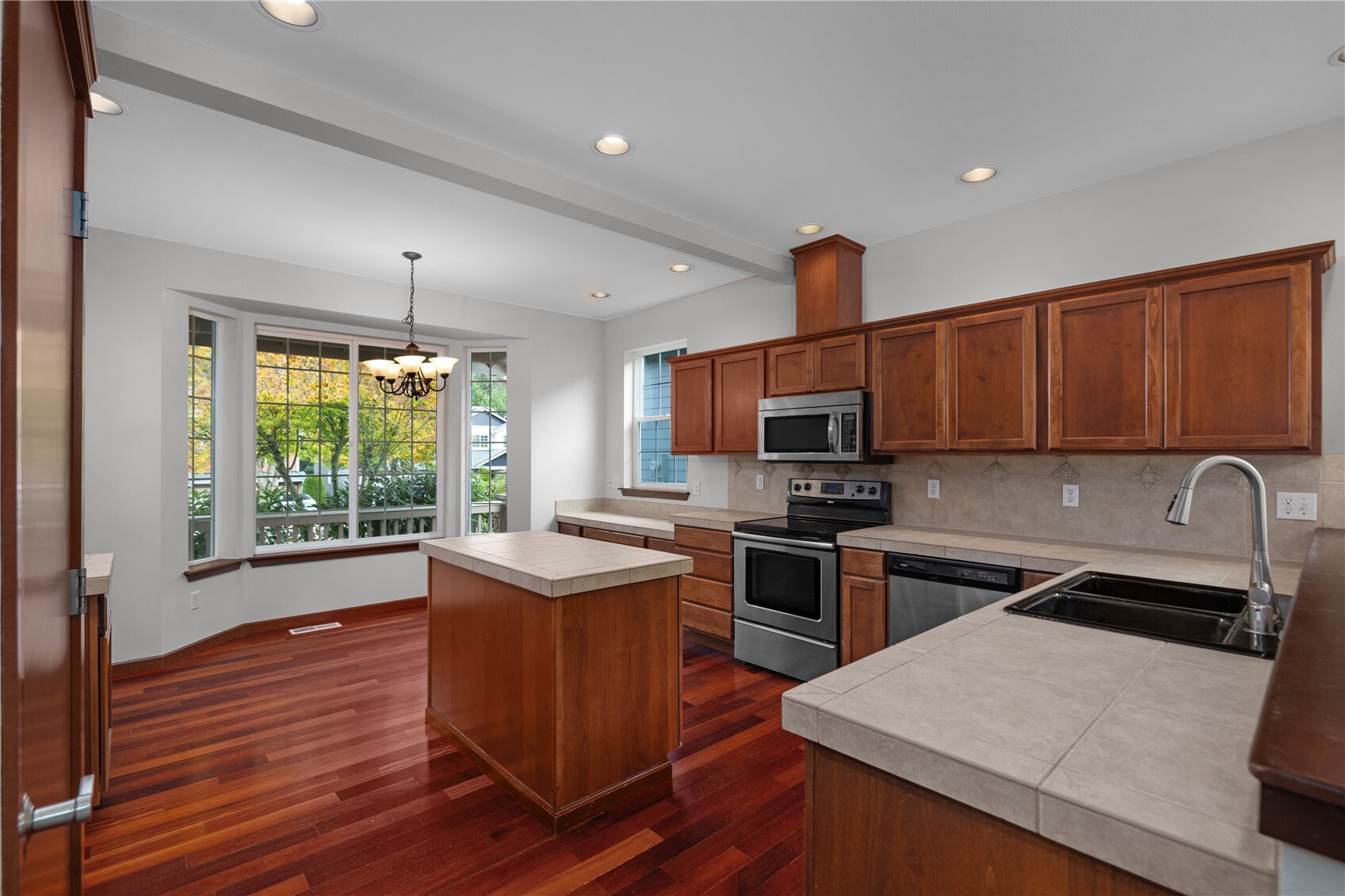 8703 28th Way Property Photo 9