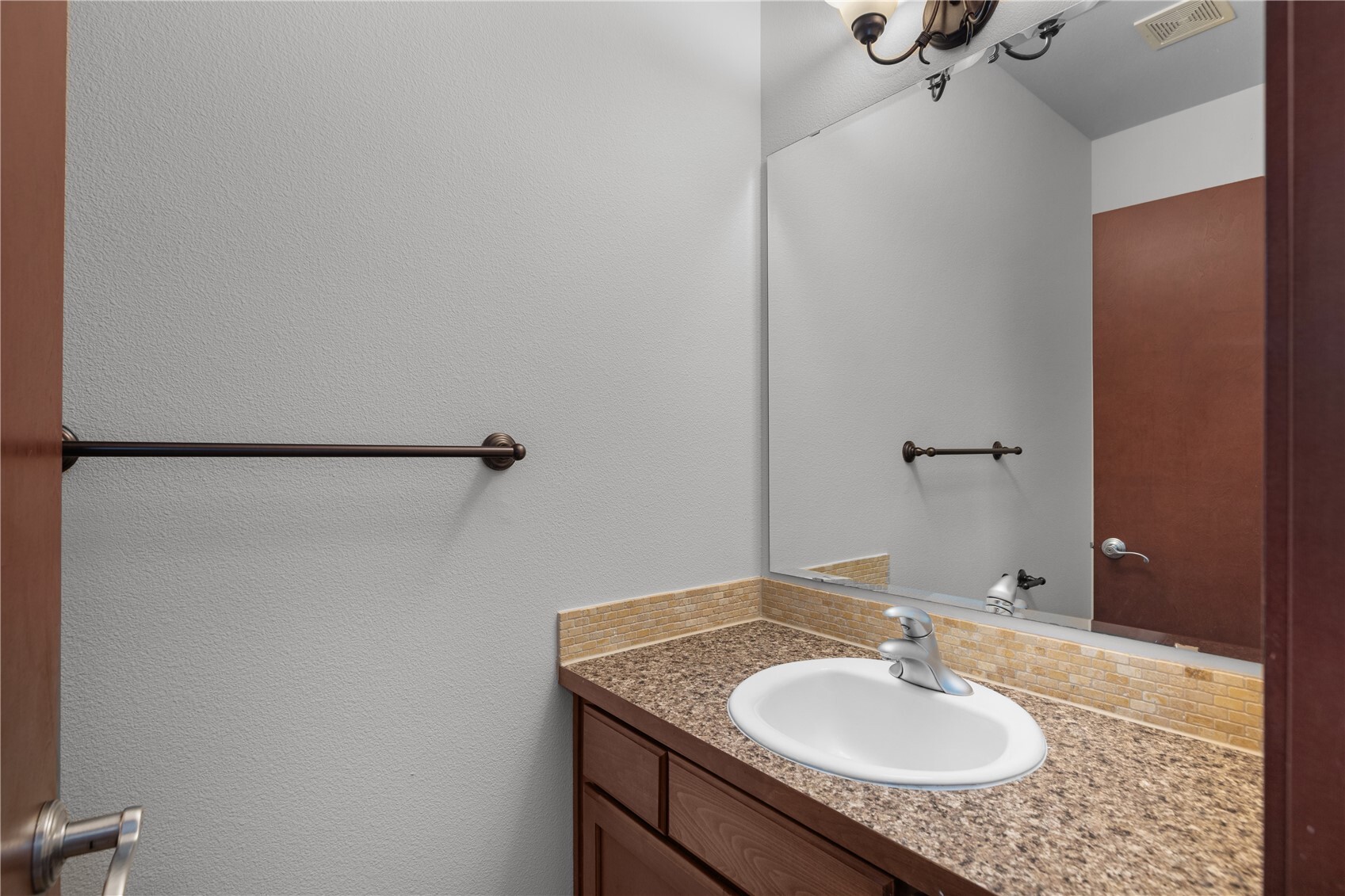 8703 28th Way Property Photo 18