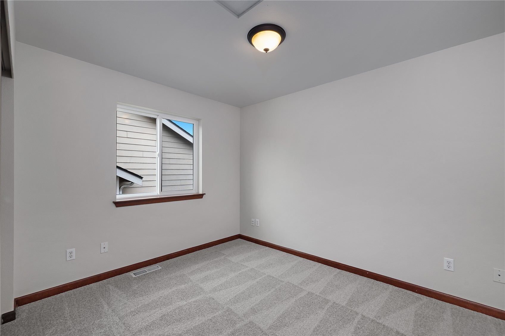 8703 28th Way Property Photo 22