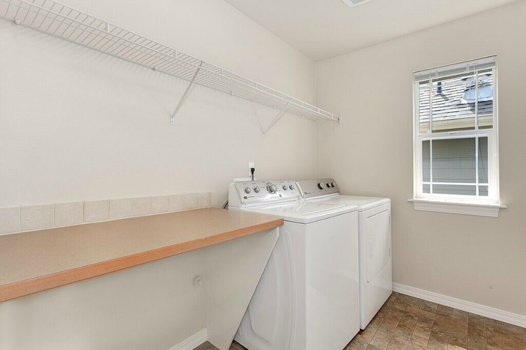 24102 39th Court Property Photo 3