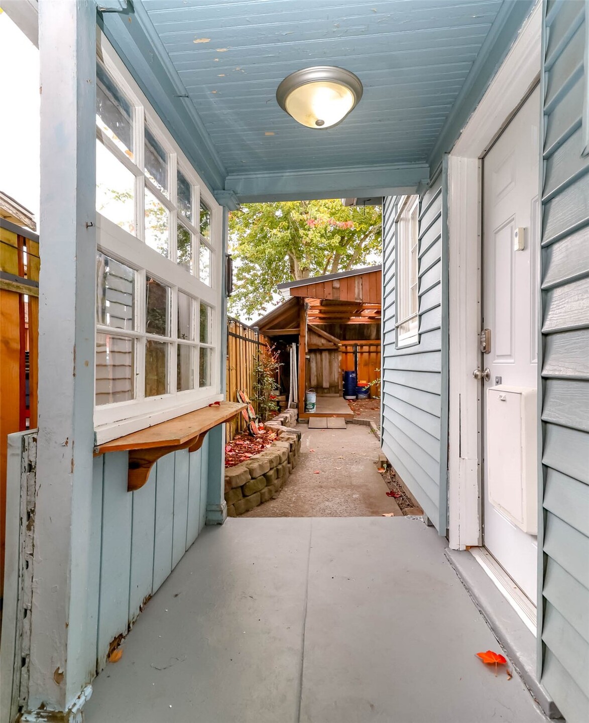 1114 Warren Avenue Property Photo 5