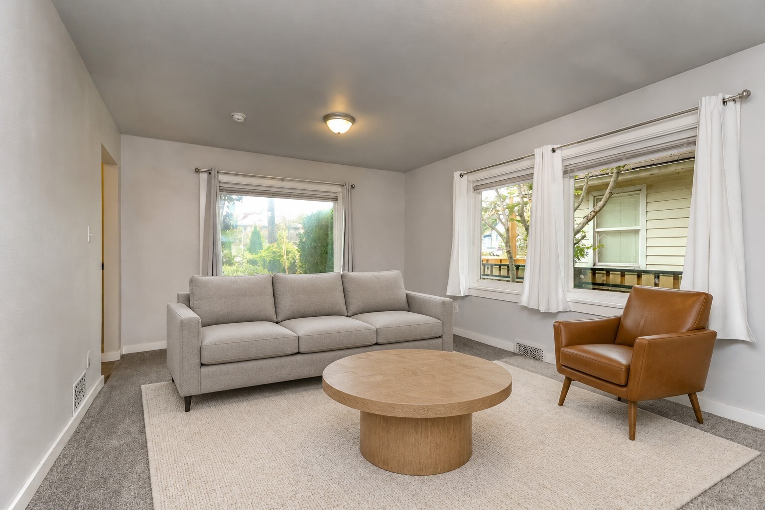 1114 Warren Avenue Property Photo 8